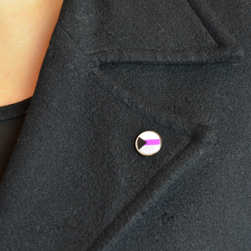 Demisexual metallpin