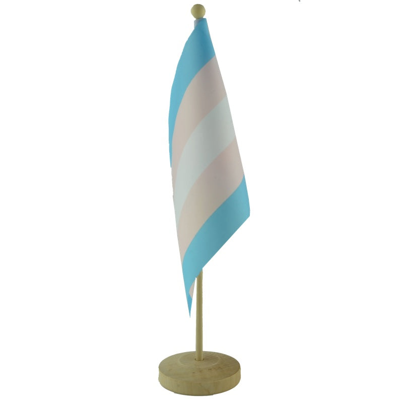Transgender Pride Bordflagg med sokkel i tre