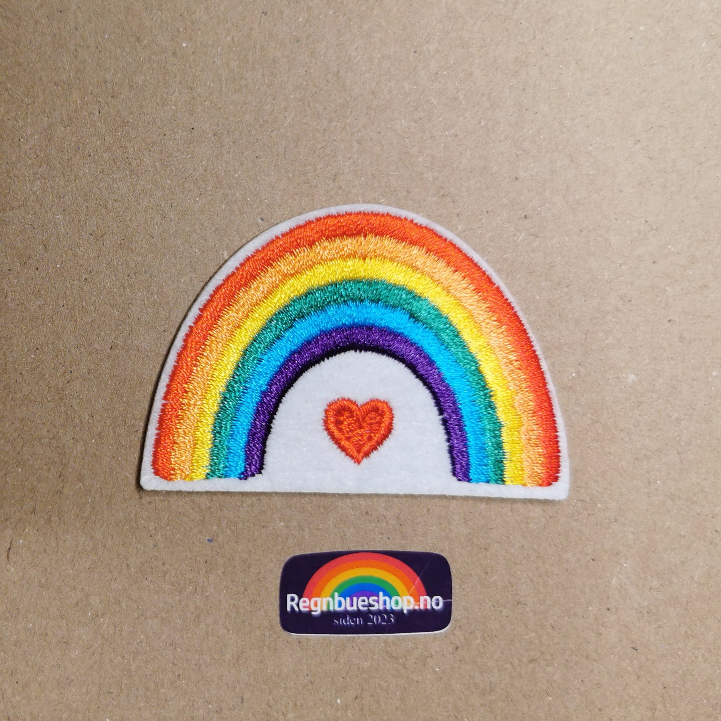 Regnbue Love