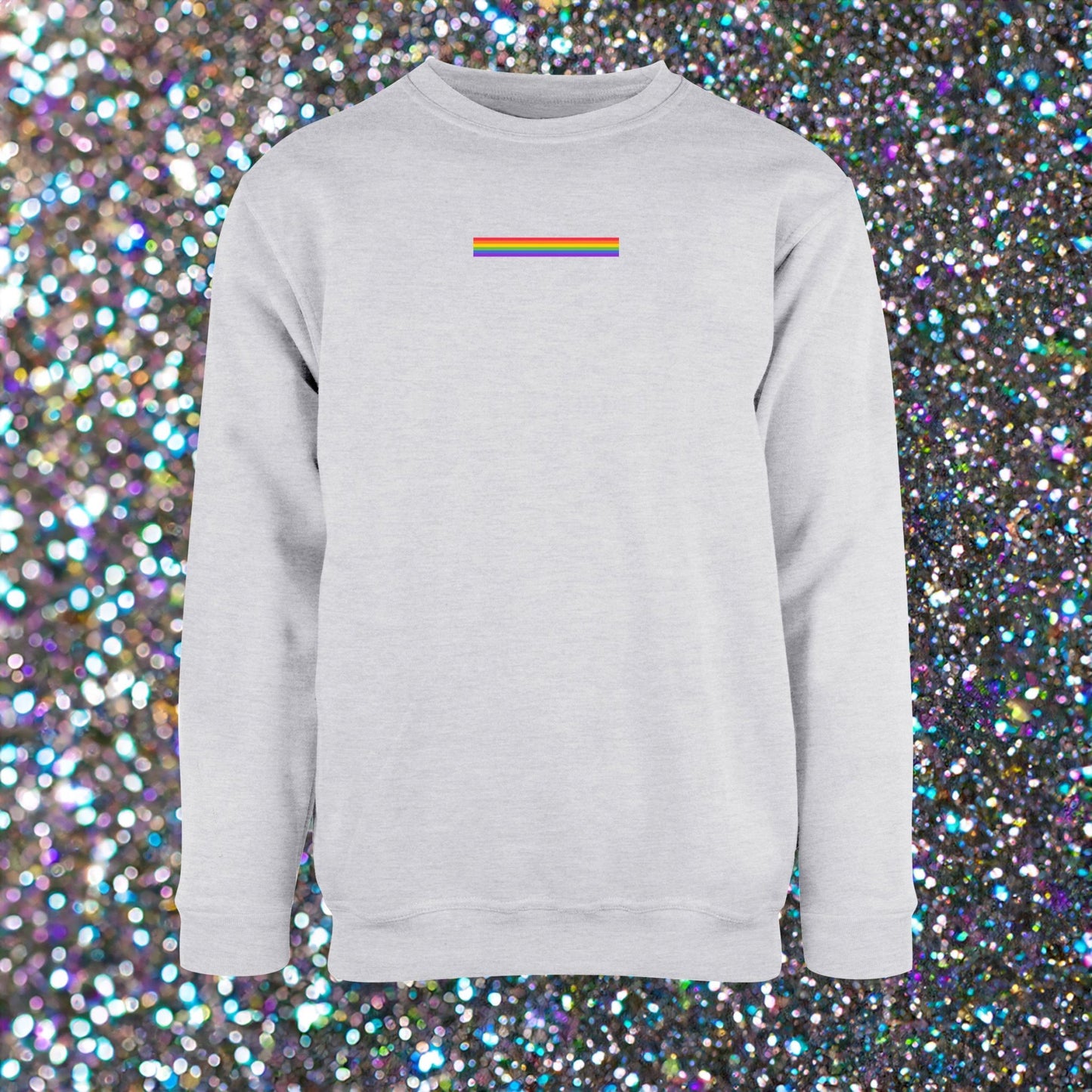 Regnbueshop - Genser Regnbueflagg - Klær & Caps-unisex genser med retro regnbueflagg i farger inspirert av Pride, rund hals og klassisk passform.