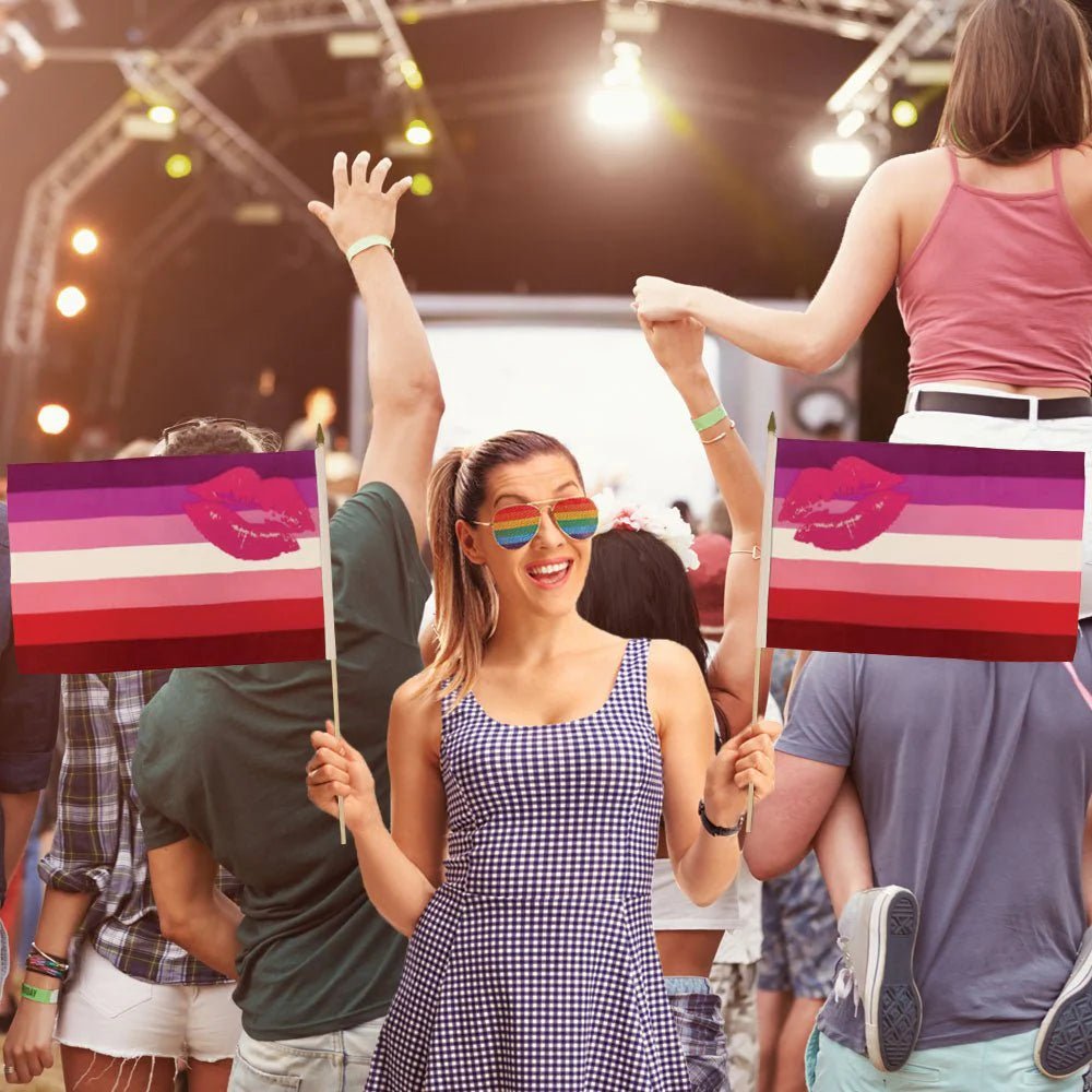 Regnbueshop - Lipstick Lesbian Håndflagg 30x45 cm - Flagg