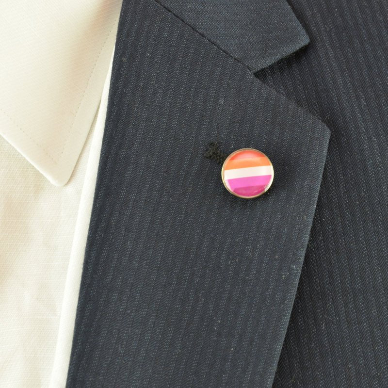 Regnbueshop - Pin Rund Lesbisk Flagg - Pin