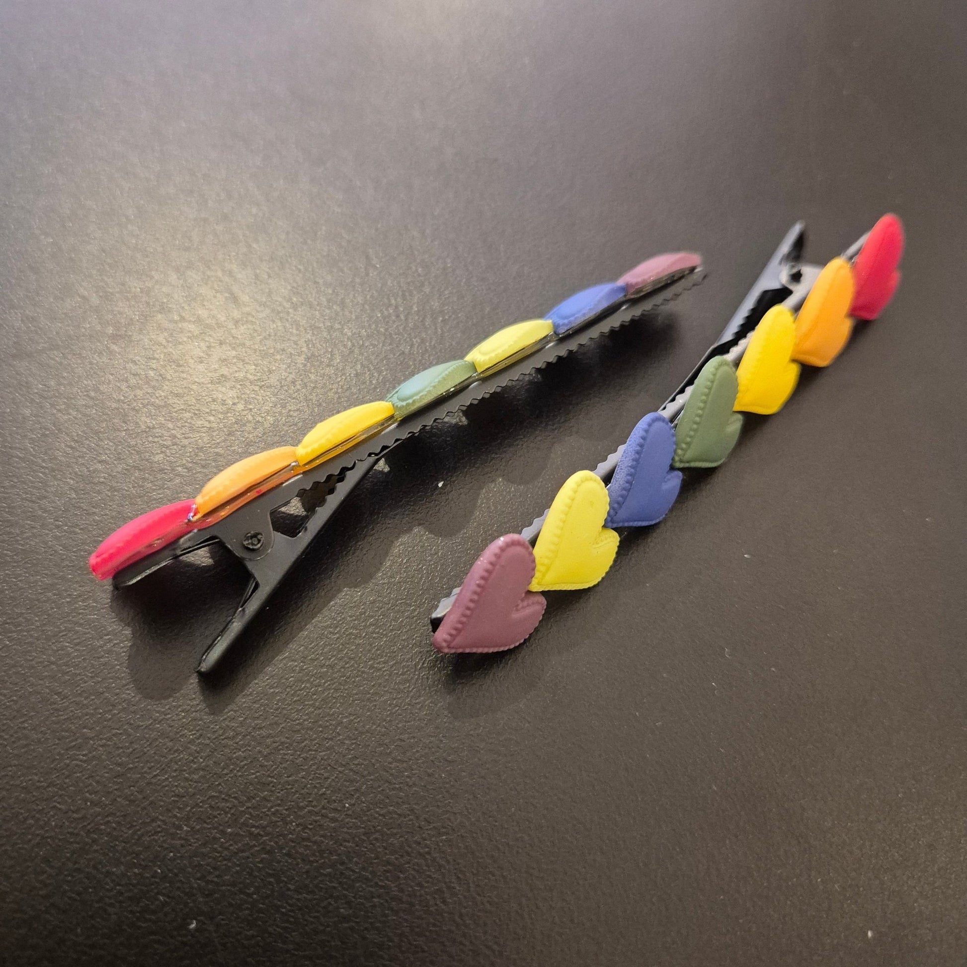 Regnbueshop - Pride spenner med hjerter - Accessories