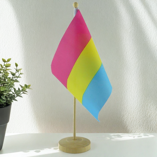 Pan Pride Bordflagg med sokkel i tre