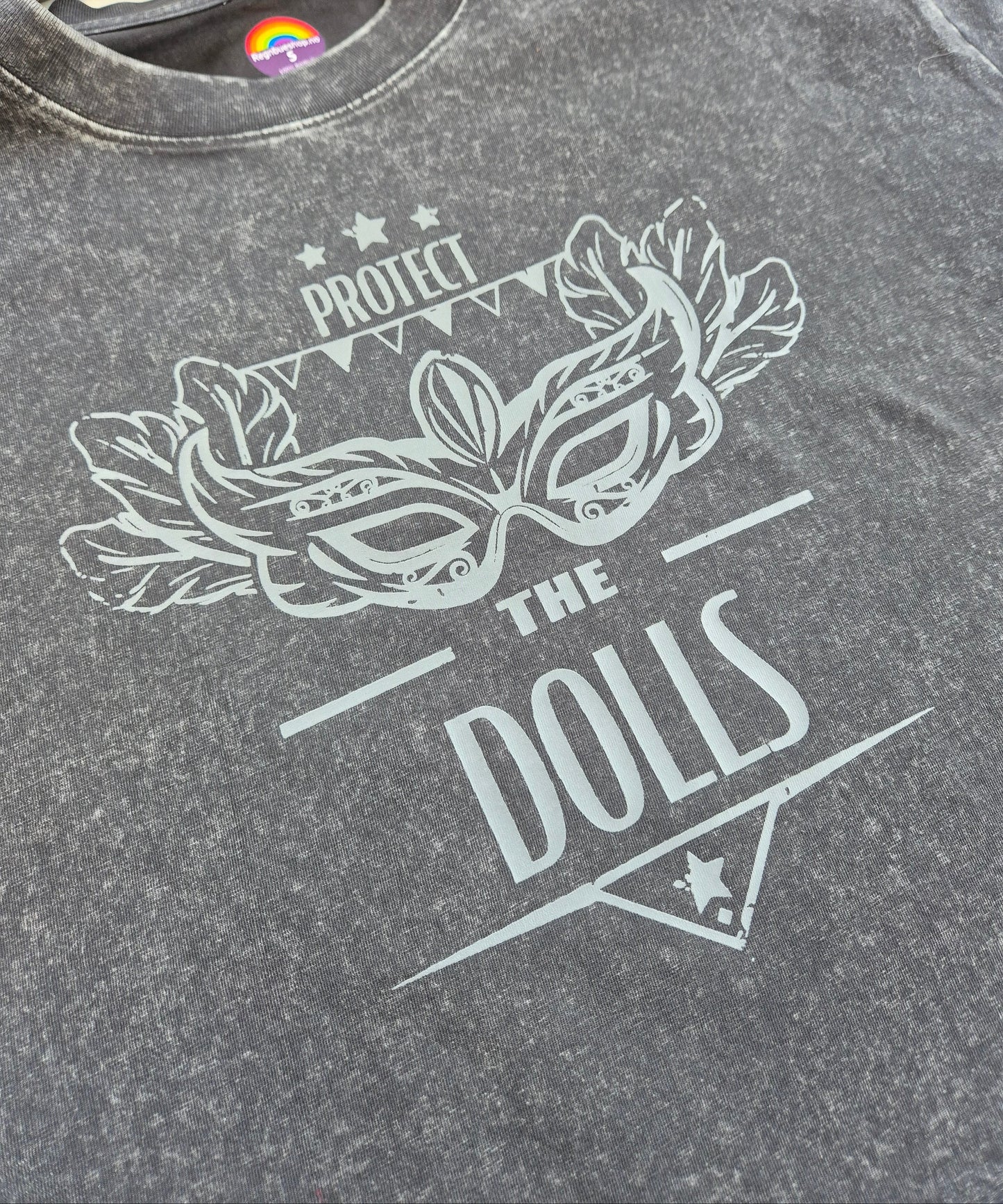 Unisex Vintage Wash Box T-skjorte Dolls